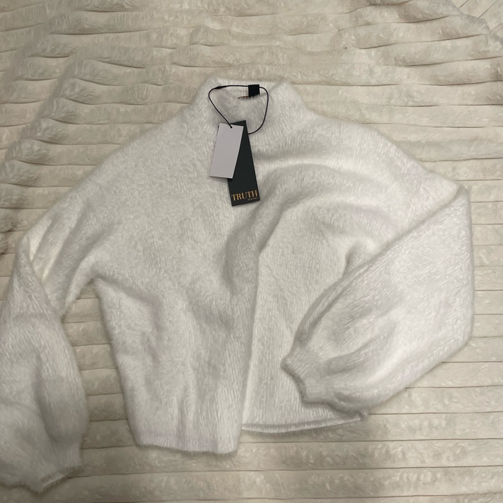 BNWT soft turtle neck sweater